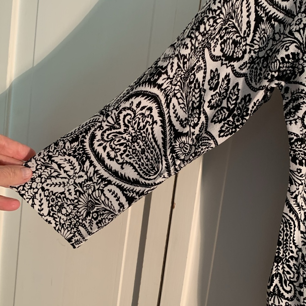 CDP & Co. Black & White 3/4 Sleeve Paisley Print Blouse EUC - Picture 6 of 7